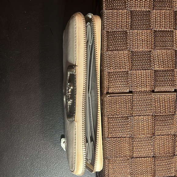 COACH CREAM PEWTER LONG WALLET PREOWNED - Picture 9 of 14